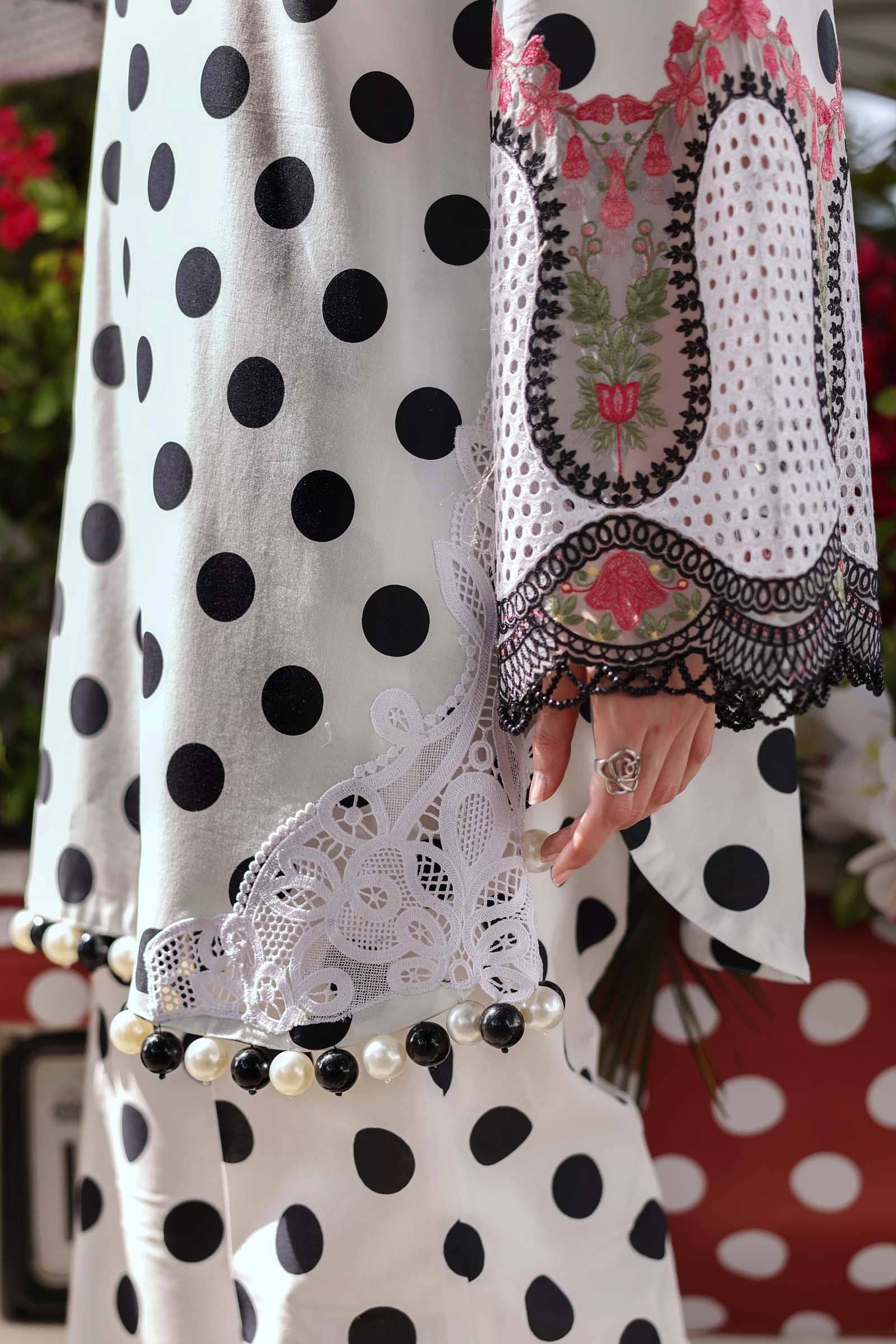 Restocked/Maria B M Prints 26/Vol 2/8A/White & Black