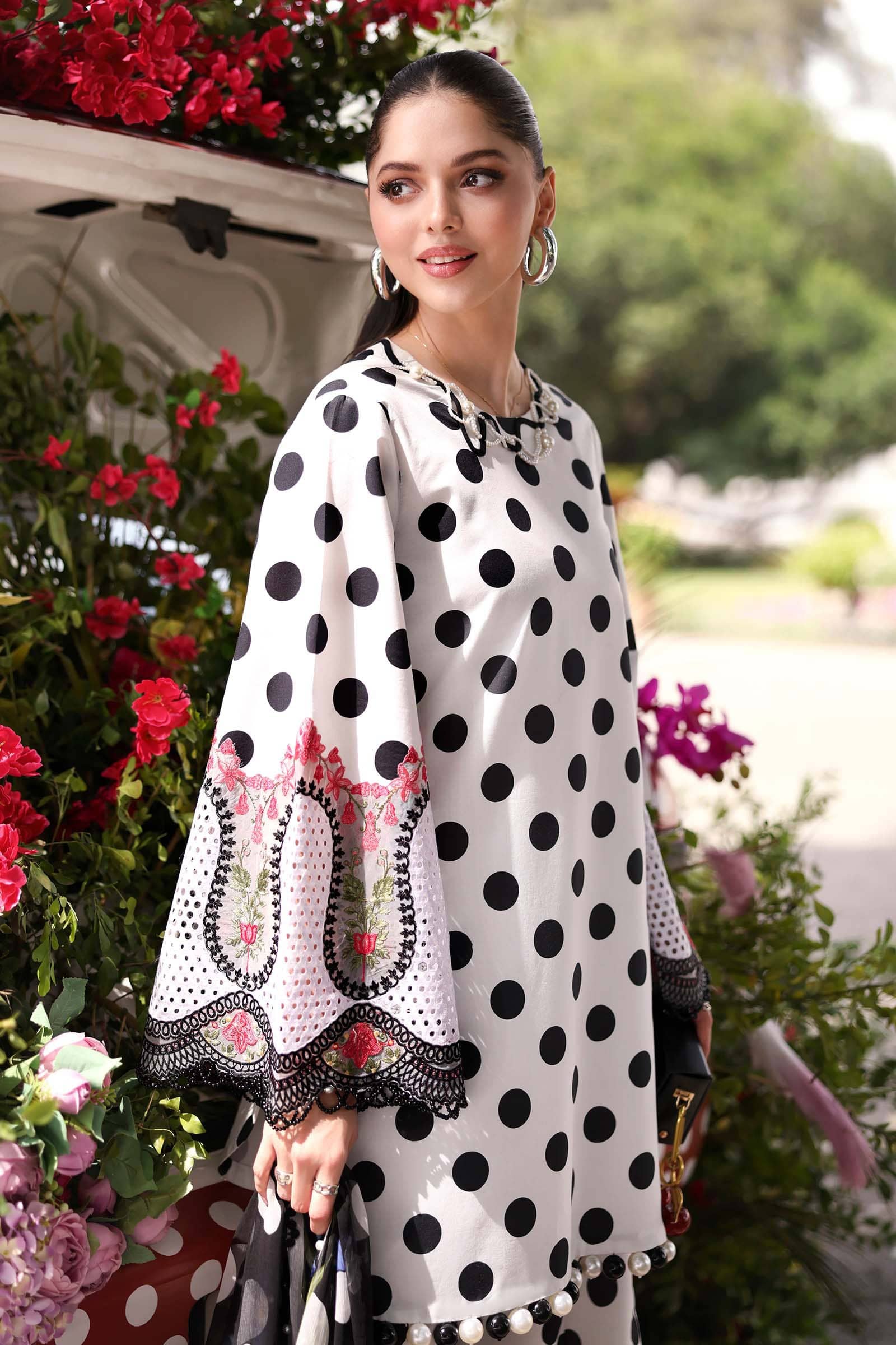 Restocked/Maria B M Prints 26/Vol 2/8A/White & Black