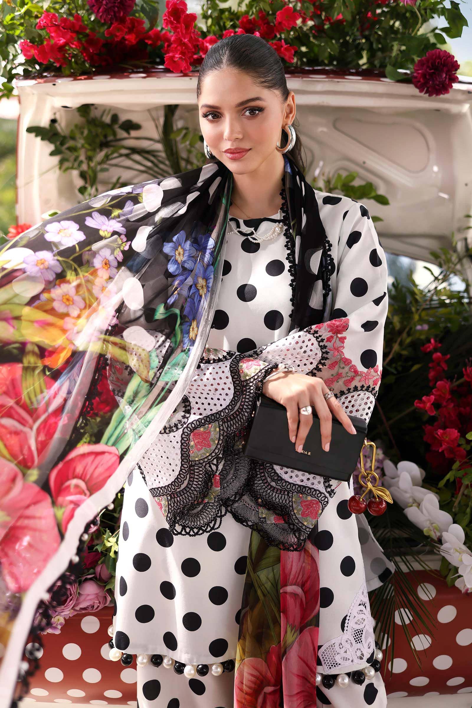img_maria_b_m_prints_lawn_awwal_boutique