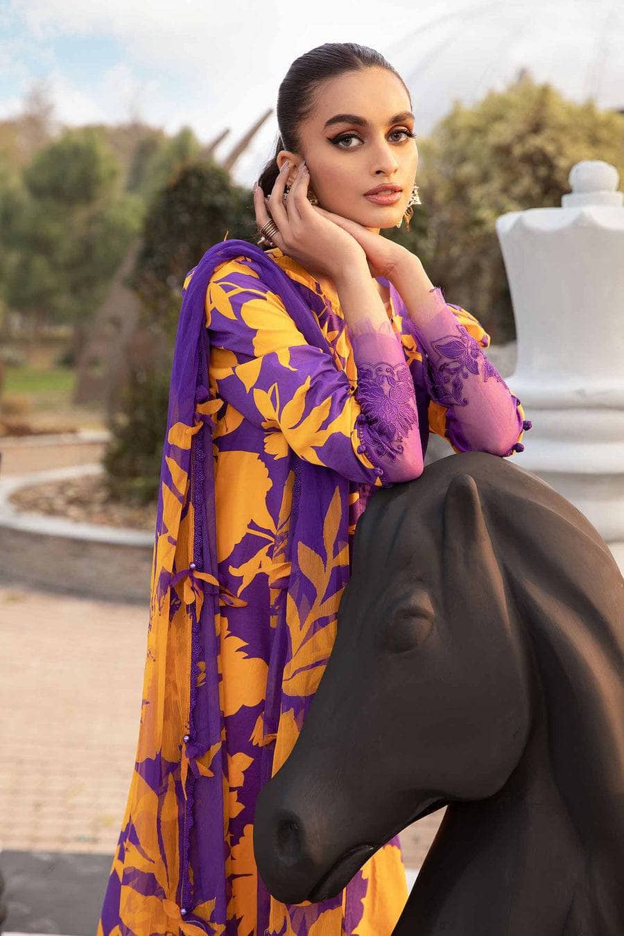 img_maria_b_m_prints_24_awwal_boutique