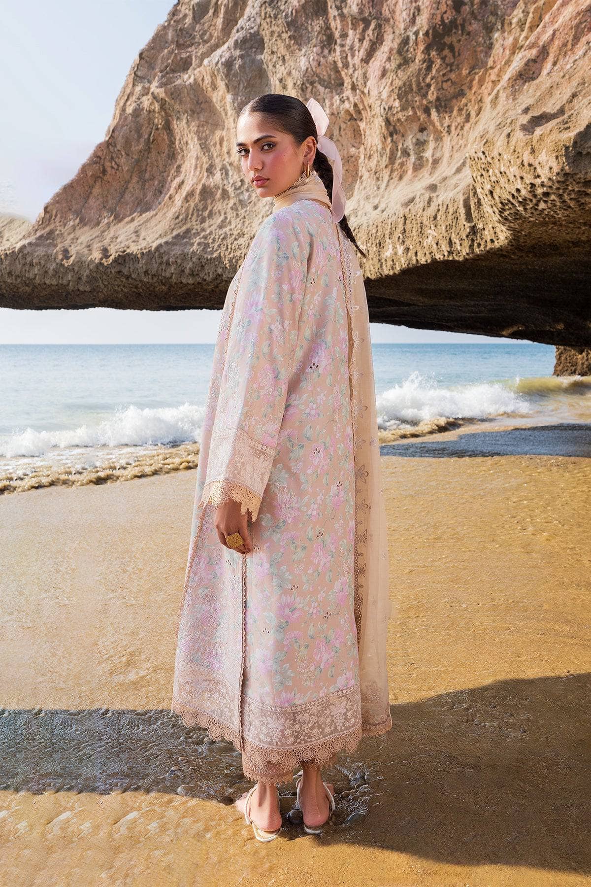 img_afrozeh_lawn_awwal_boutique