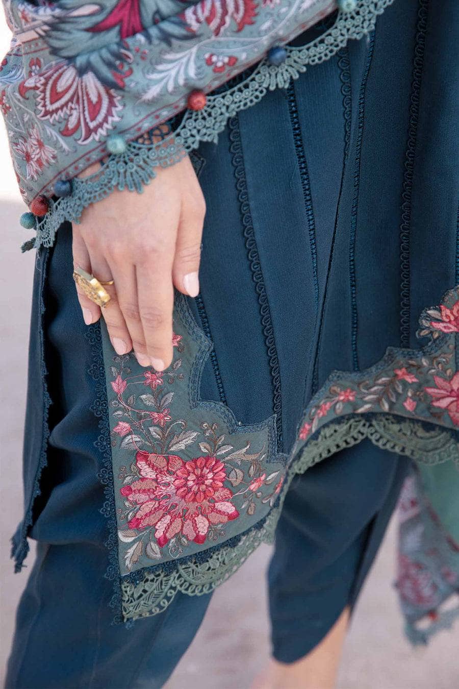 img_maria_b_m_prints_vol2_23_awwal_boutique