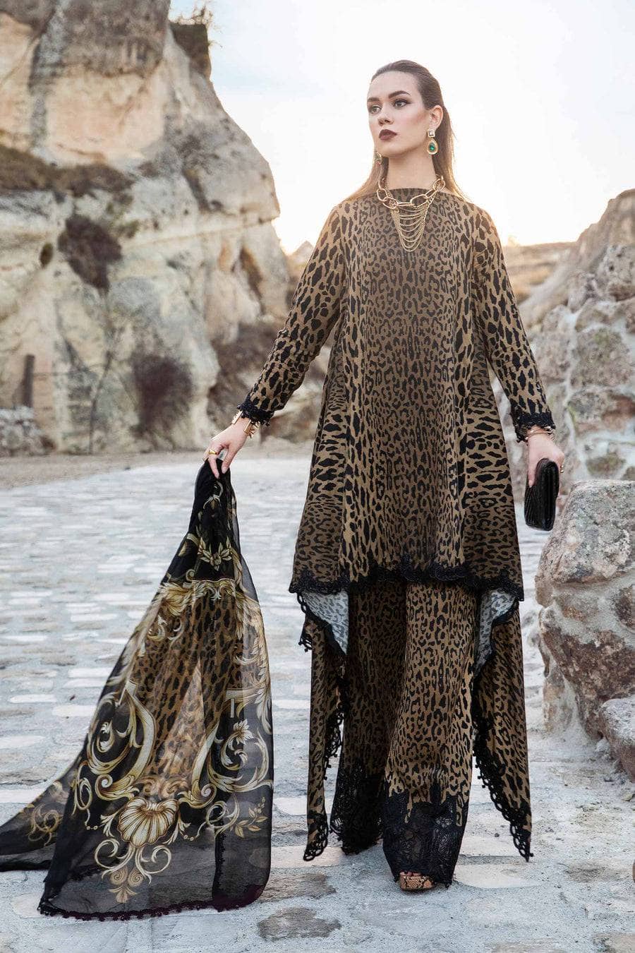 img_maria_b_m_prints_vol2_23_awwal_boutique