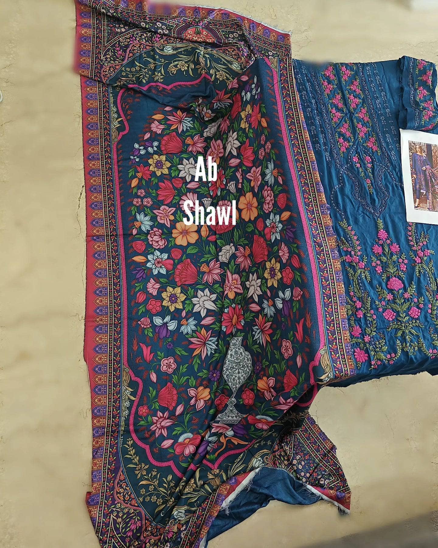img_maria_b_m_prints_awwal_boutique