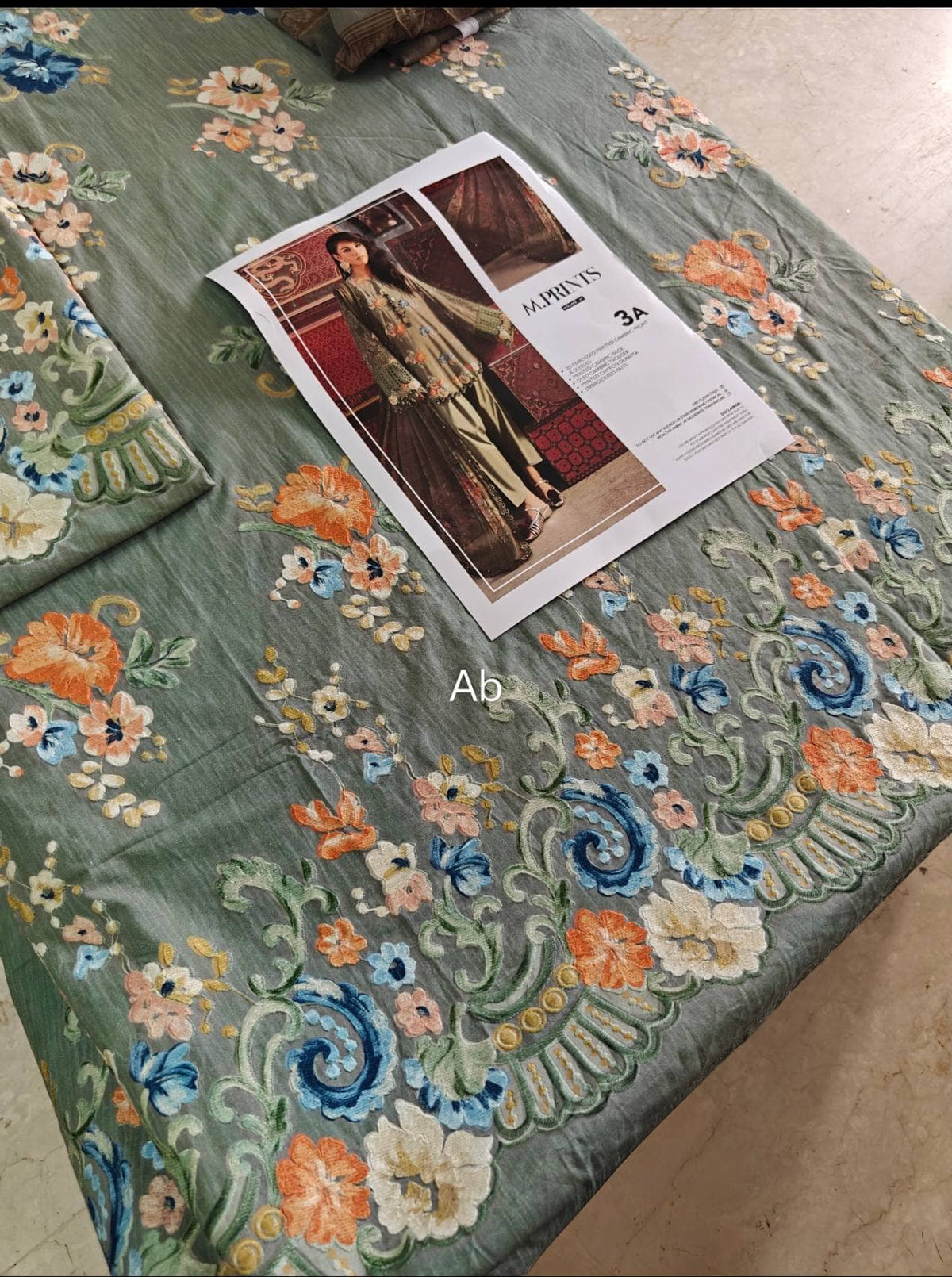 img_maria_b_m_prints_awwal_boutique