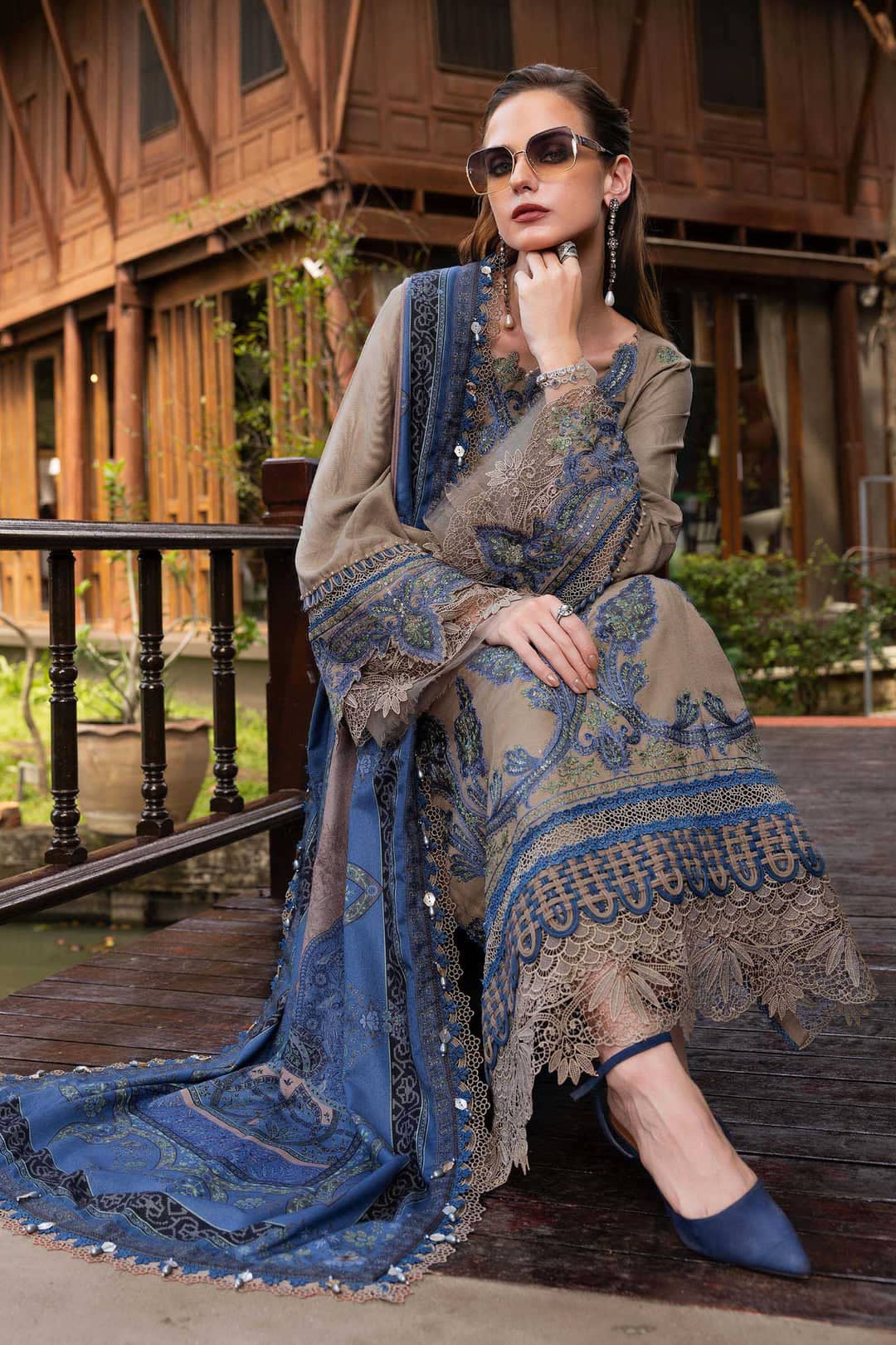Maria B M Prints Winter Collection Maria B M Prints 25/Vol 2/6A/Winter Edit/Coffee/Twill Linen/Wool Shawl