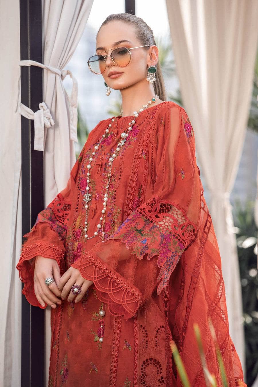 img_maria_b_eid_lawn_23_awwal_boutique