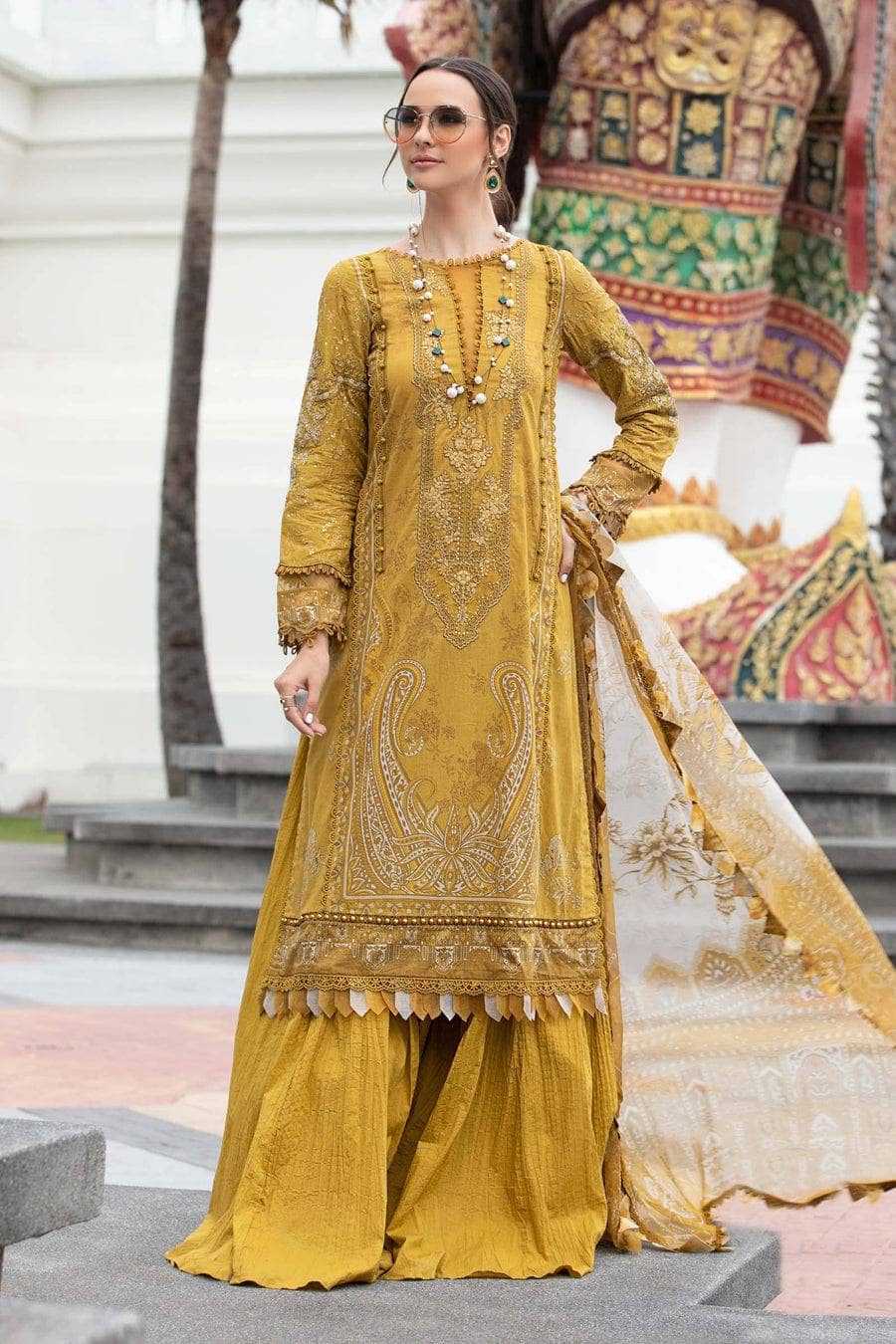 img_maria_b_m_prints_lawn_23_awwal_boutique