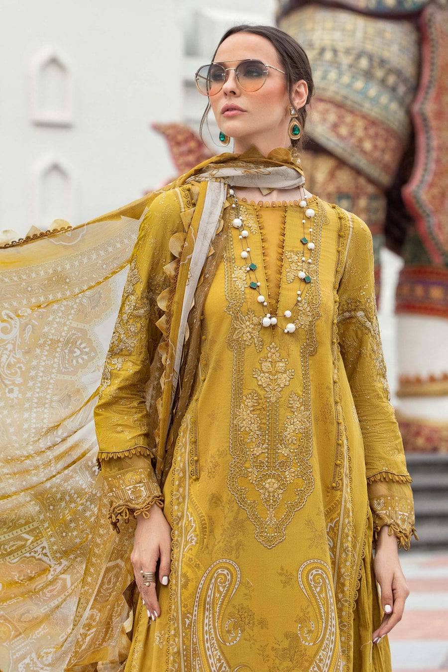 img_maria_b_m_prints_lawn_23_awwal_boutique