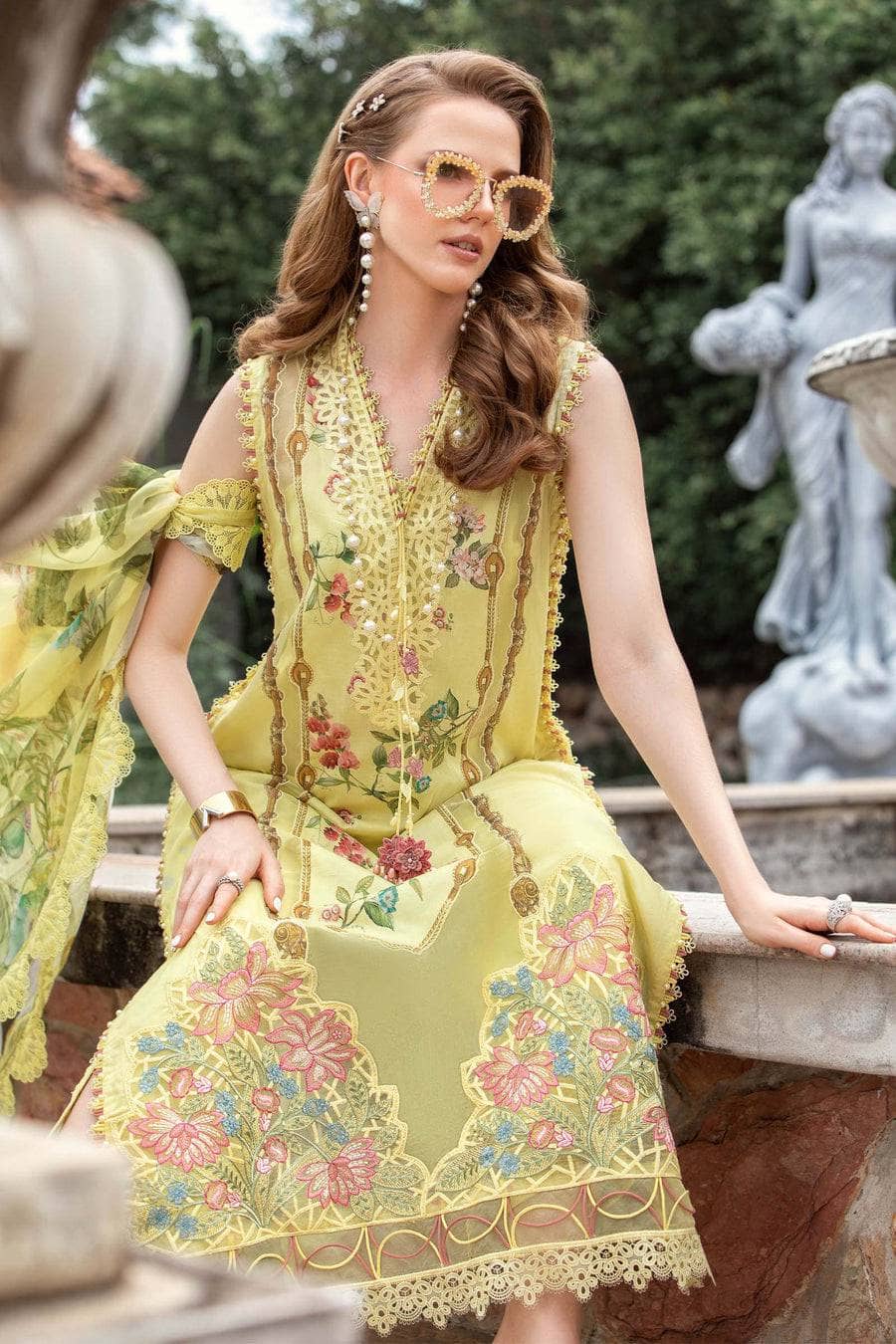 img_maria_b_m_prints_lawn_23_awwal_boutique
