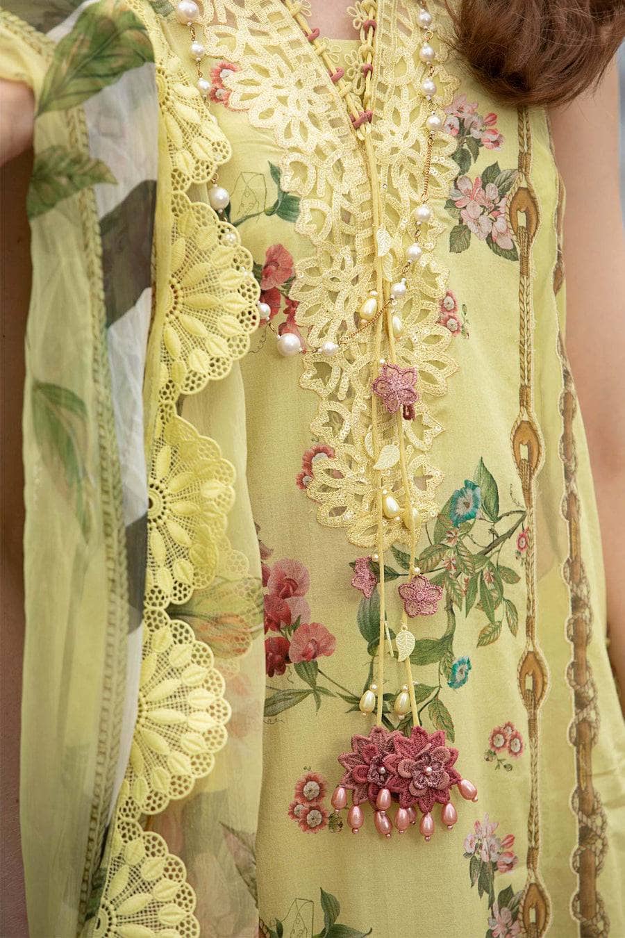 img_maria_b_m_prints_lawn_23_awwal_boutique