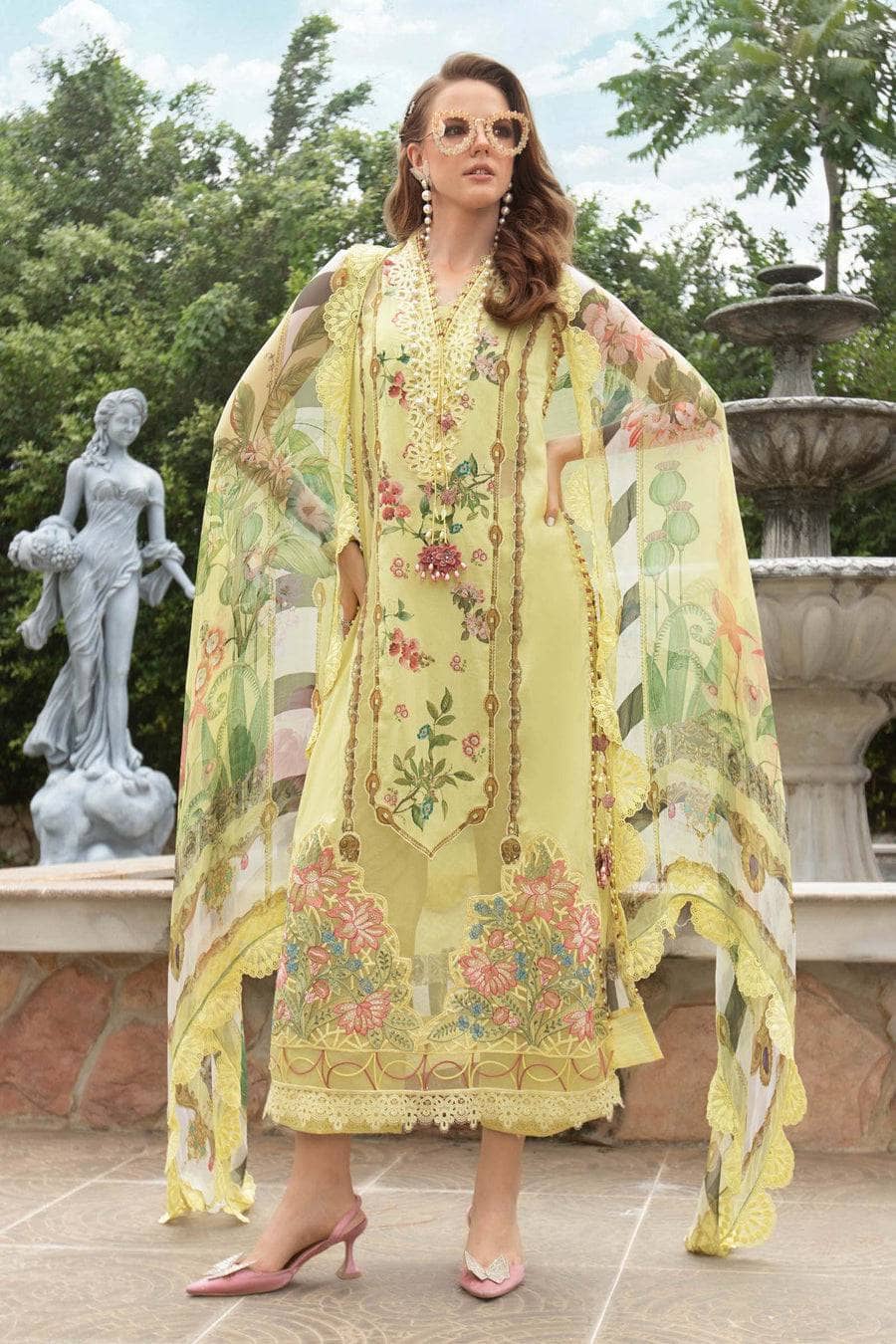 img_maria_b_m_prints_lawn_23_awwal_boutique