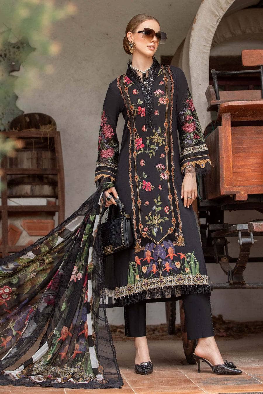 img_maria_b_m_prints_lawn_23_awwal_boutique