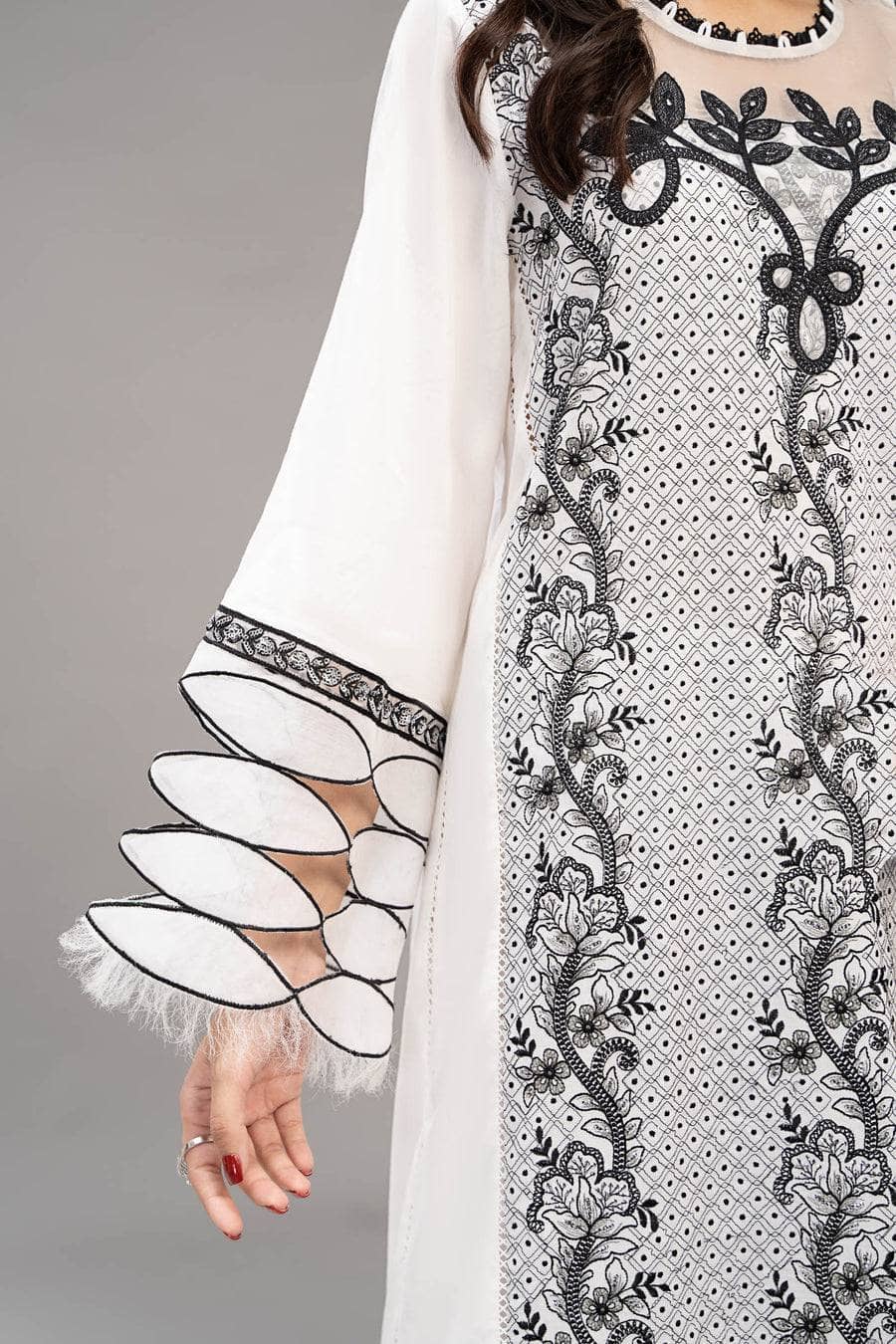 img_maria_b_m_prints_lawn_23_awwal_boutique
