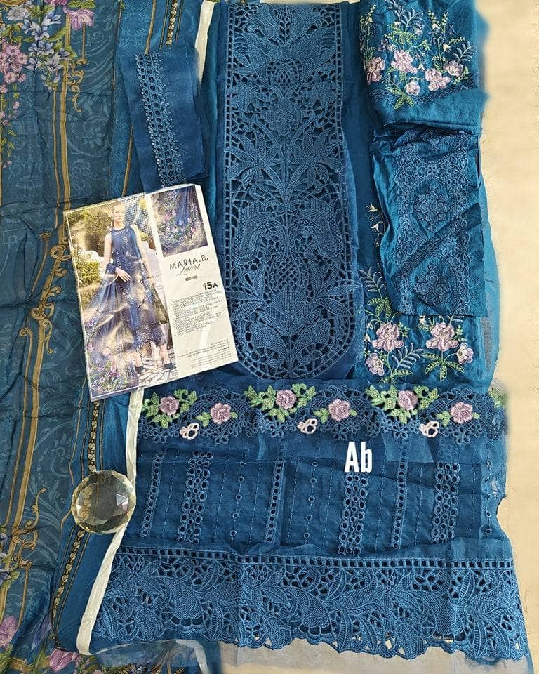 img_maria_b_lawn_24_awwal_boutique