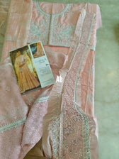 img_maria_b_lawn_23_awwal_boutique