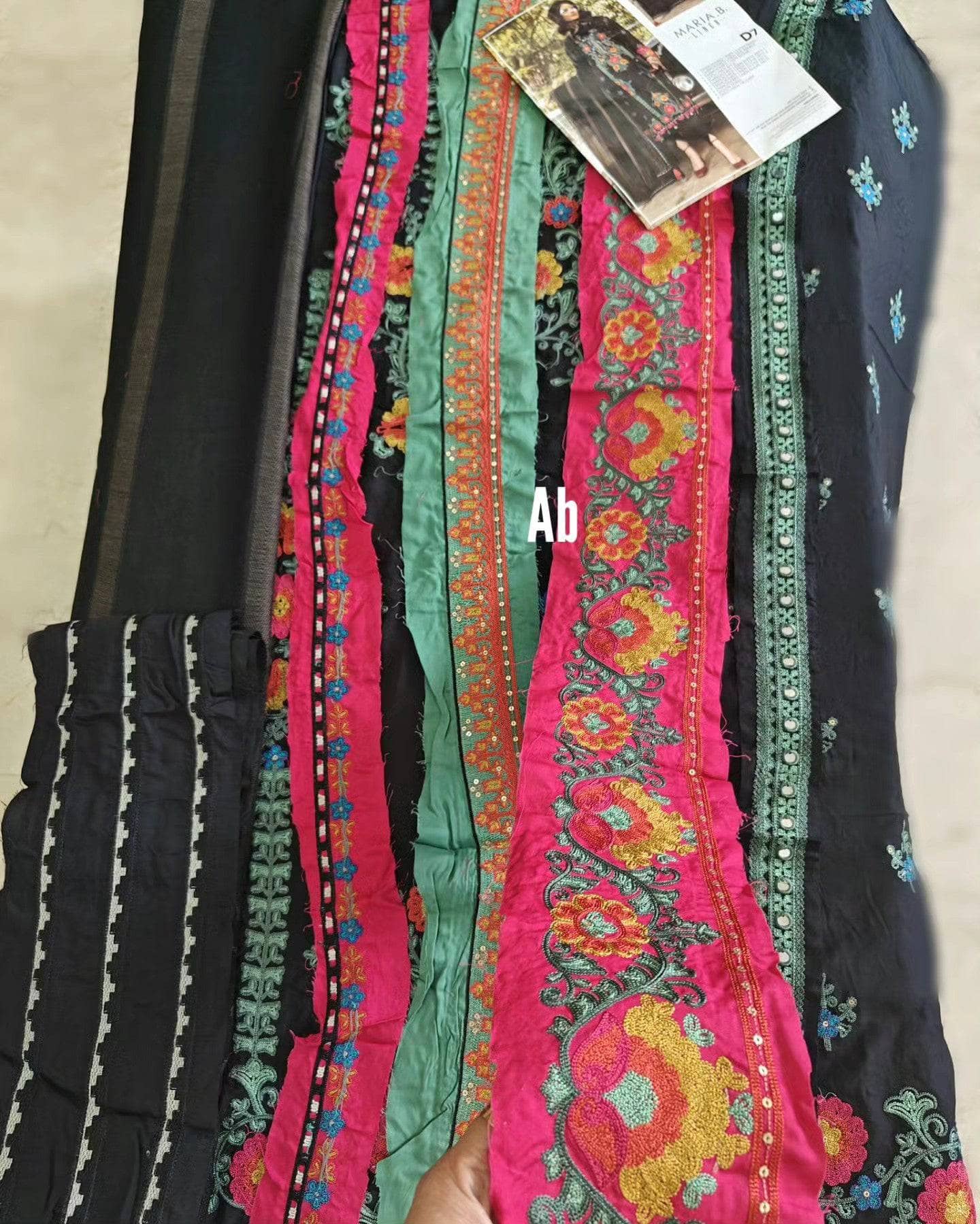 img_open_pic_maria_b_linen_awwal_boutique