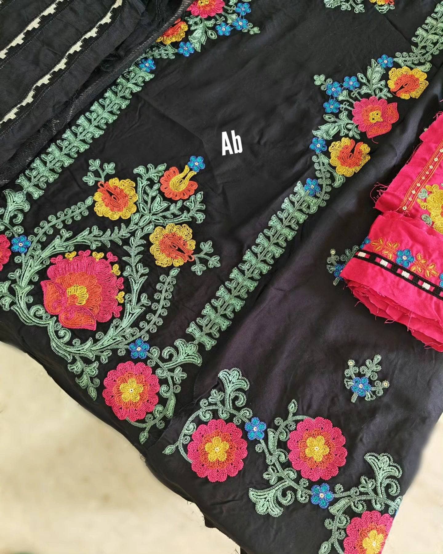 img_open_pic_maria_b_linen_awwal_boutique