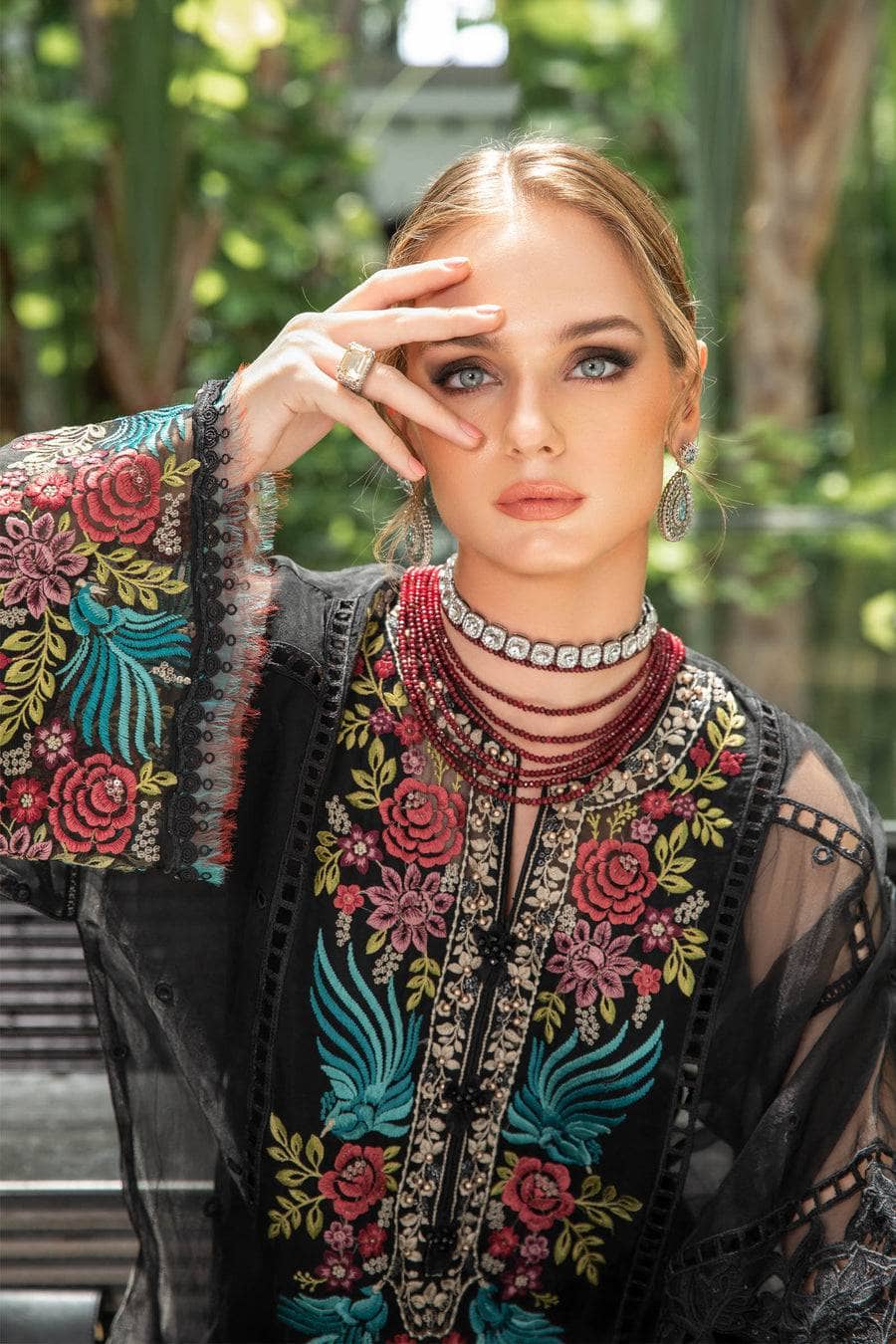 img_maria_b_eid_lawn_23_awwal_boutique