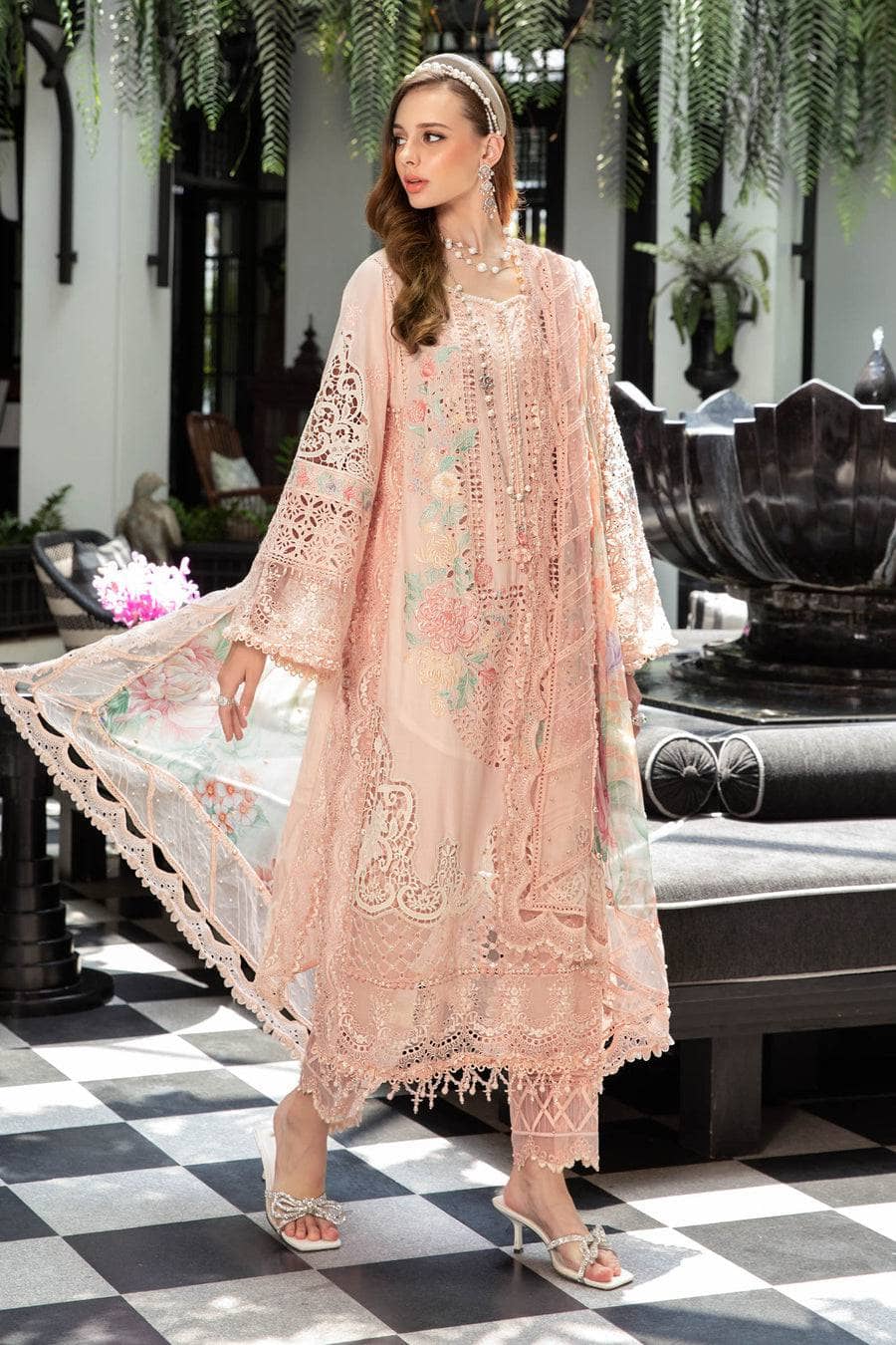 img_maria_b_eid_lawn_23_awwal_boutique
