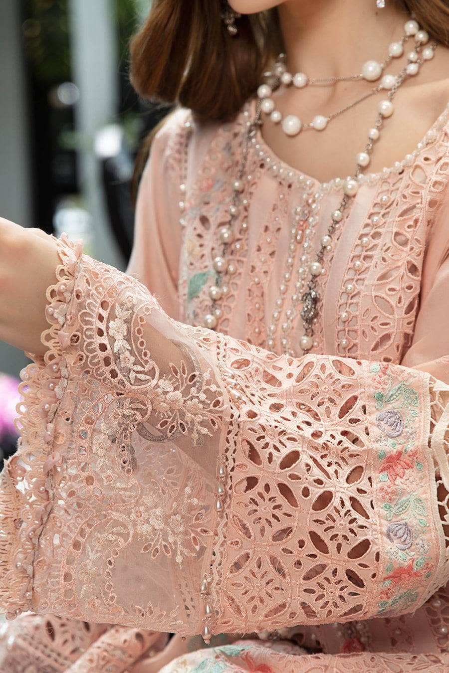 img_maria_b_eid_lawn_23_awwal_boutique