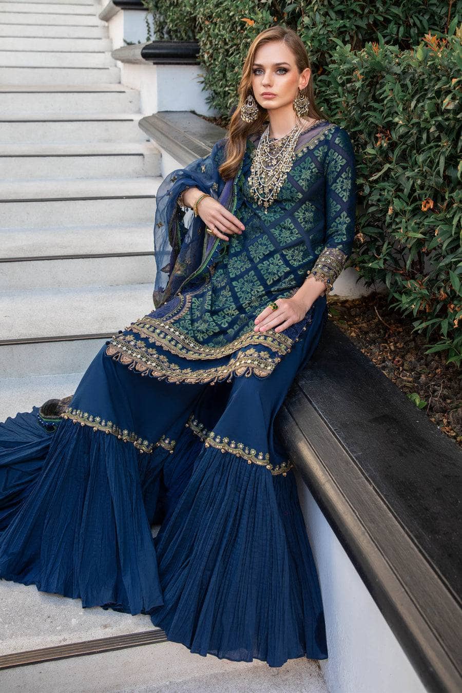 img_maria_b_eid_lawn_23_awwal_boutique