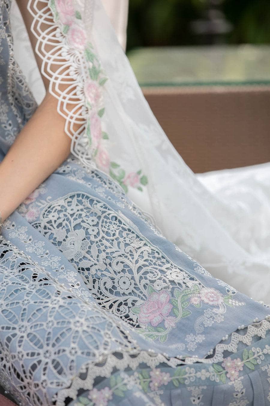 img_maria_b_eid_lawn_23_awwal_boutique