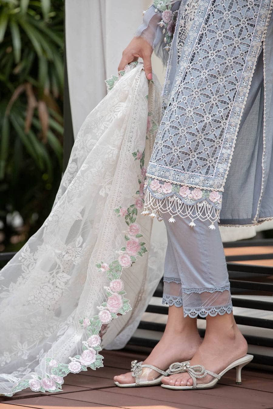 img_maria_b_eid_lawn_23_awwal_boutique