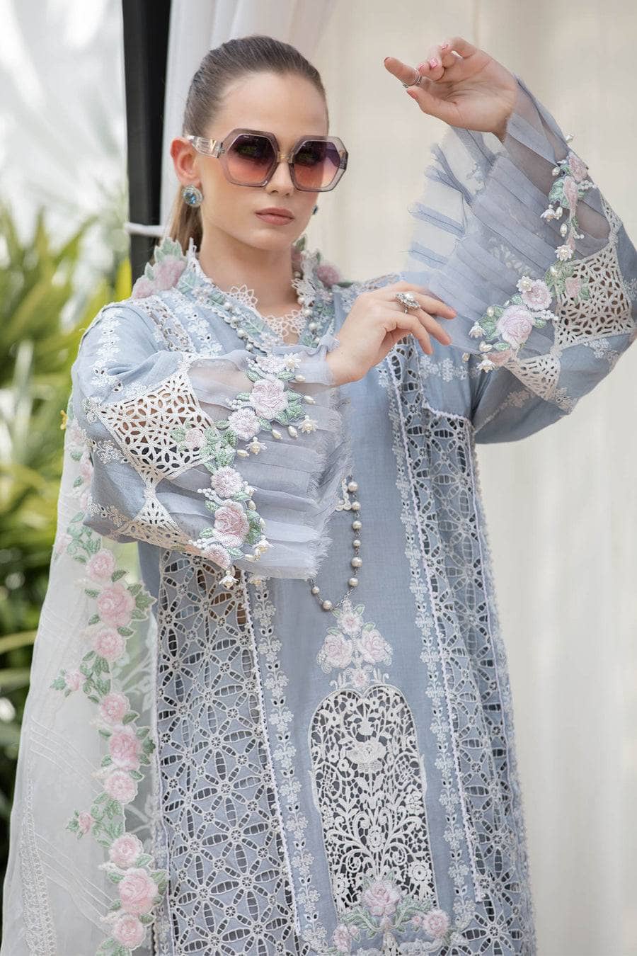 img_maria_b_eid_lawn_23_awwal_boutique