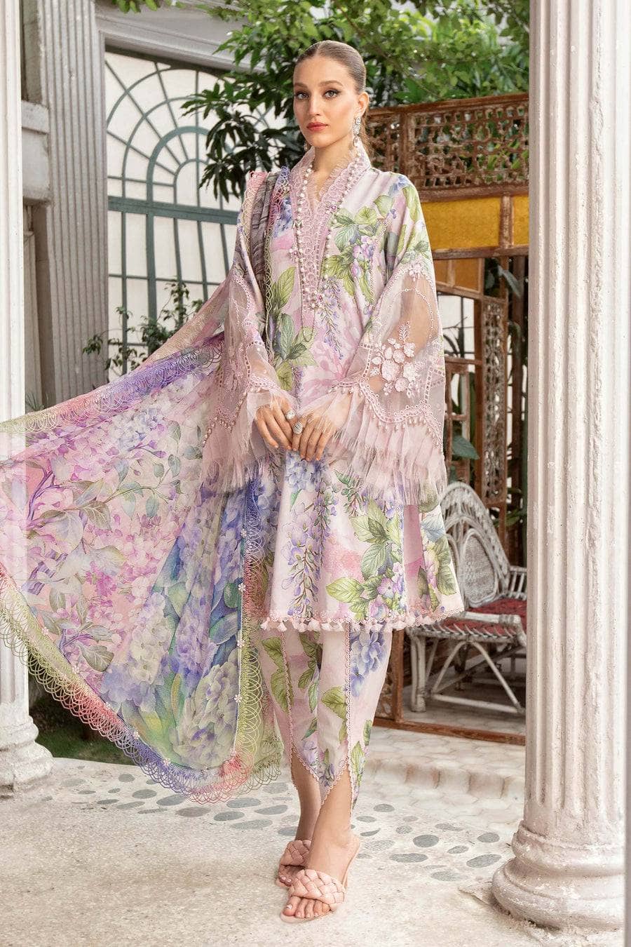 img_maria_b_m_prints_lawn_23_awwal_boutique