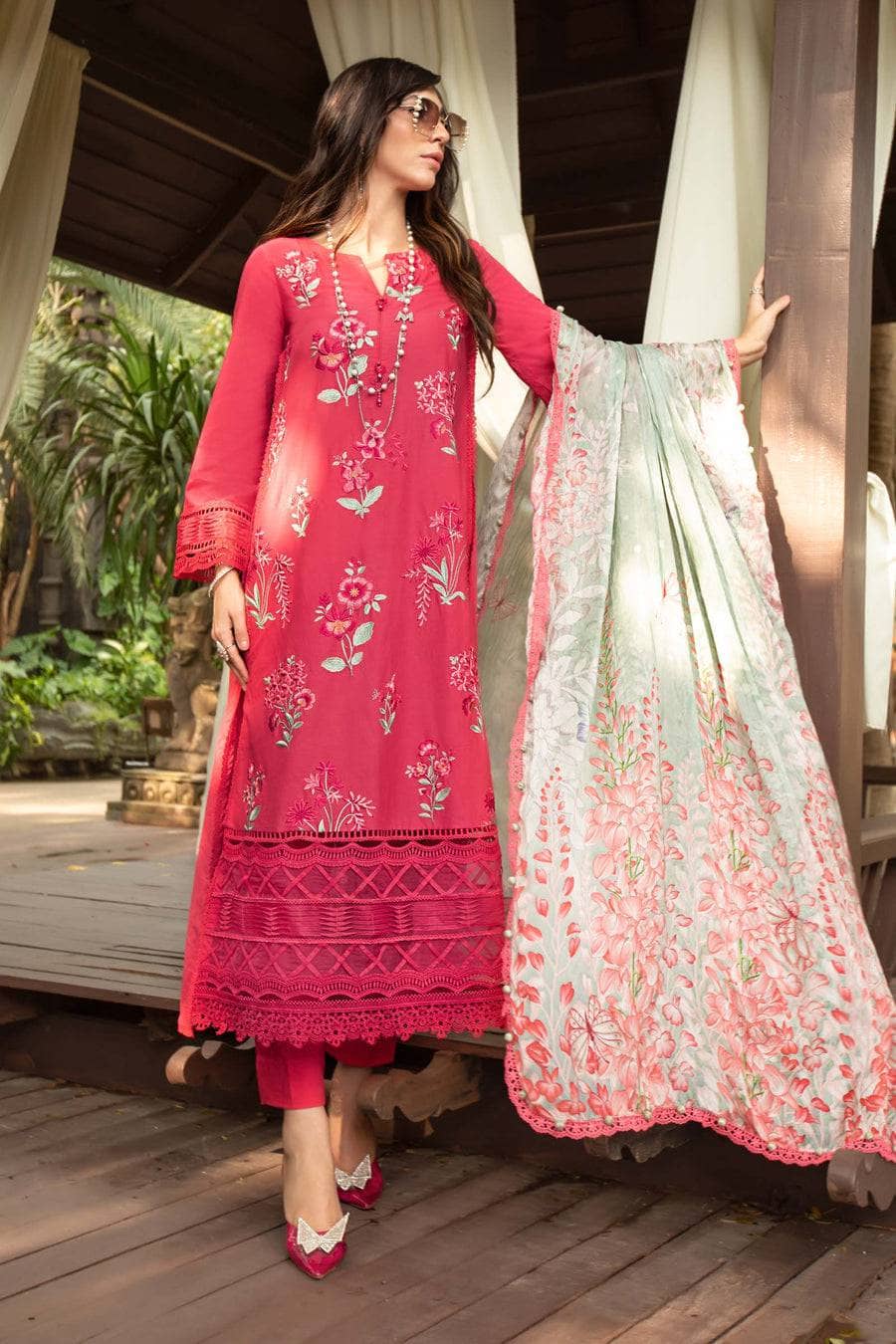 img_maria_b_m_prints_lawn_23_awwal_boutique