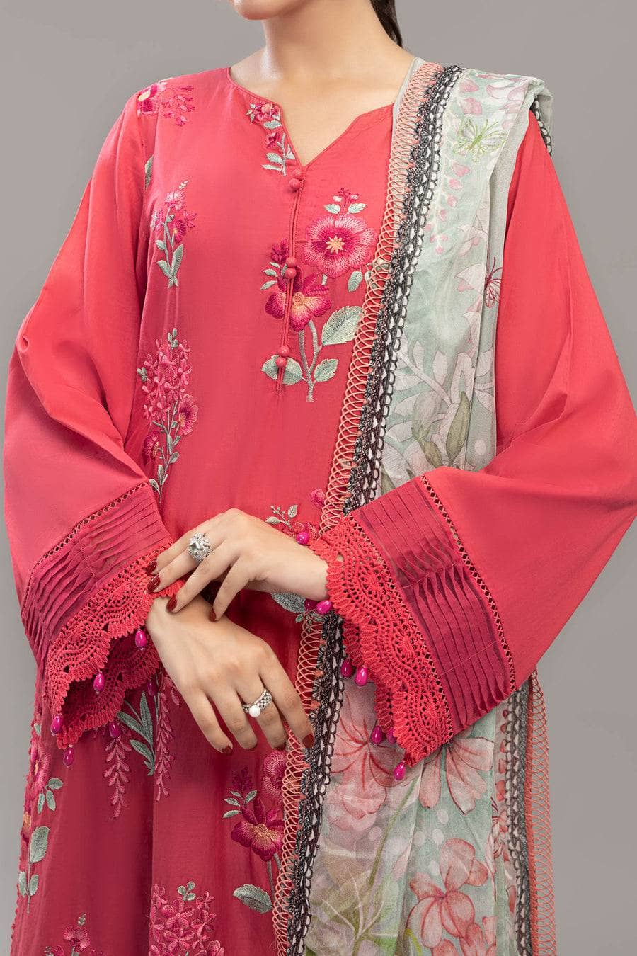 img_maria_b_m_prints_lawn_23_awwal_boutique
