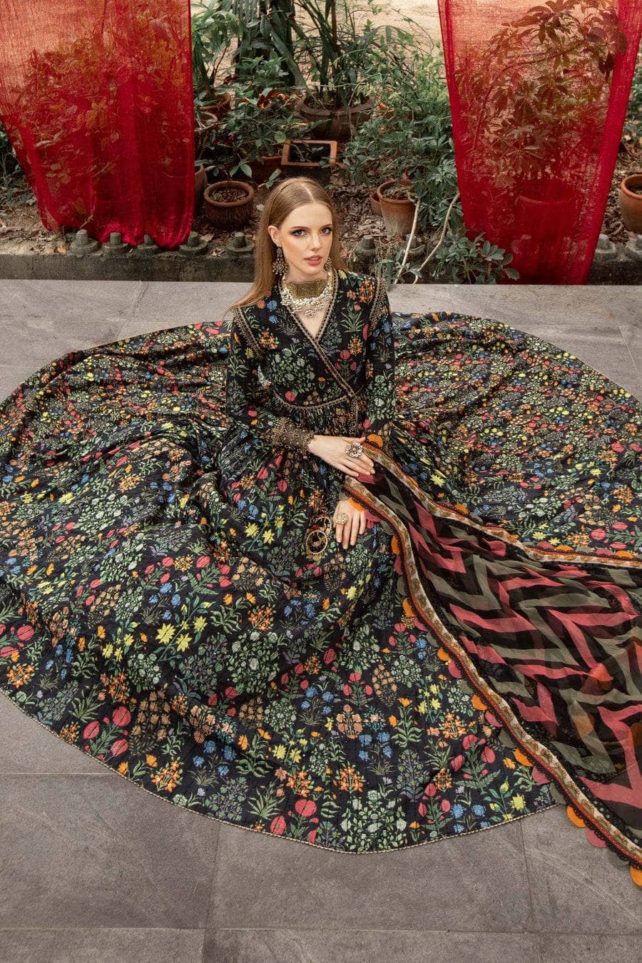 img_maria_b_m_prints_lawn_23_awwal_boutique