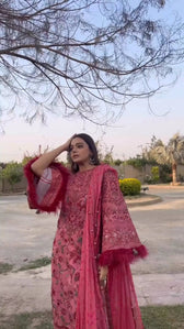 img_spotted_in_hussain_rehar_lawn_awwal_boutique