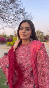 img_spotted_in_hussain_rehar_lawn_awwal_boutique