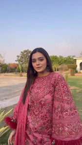 img_spotted_in_hussain_rehar_lawn_awwal_boutique