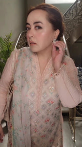 img_maria_b_m_prints_awwal_boutique