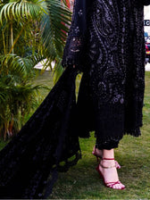 Maria B Winter Luxe spotted Spotted in Maria B Winter Luxe 25/Embroideried Linen Suit/Velvet Palachi Shawl/07/Black