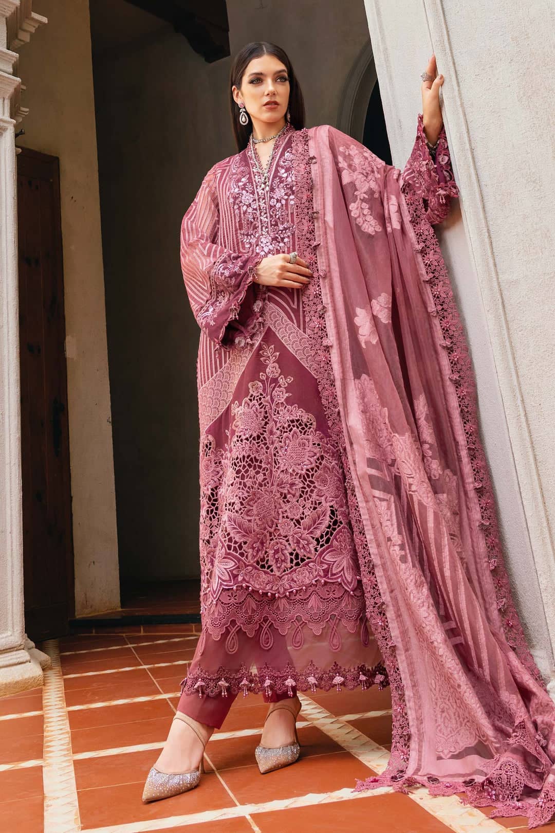 MARIA.B Winter Pakistani Suits Restocked/Maria B Winter Luxe 25/ Embroidered Organza Suit/04/Ash Pink
