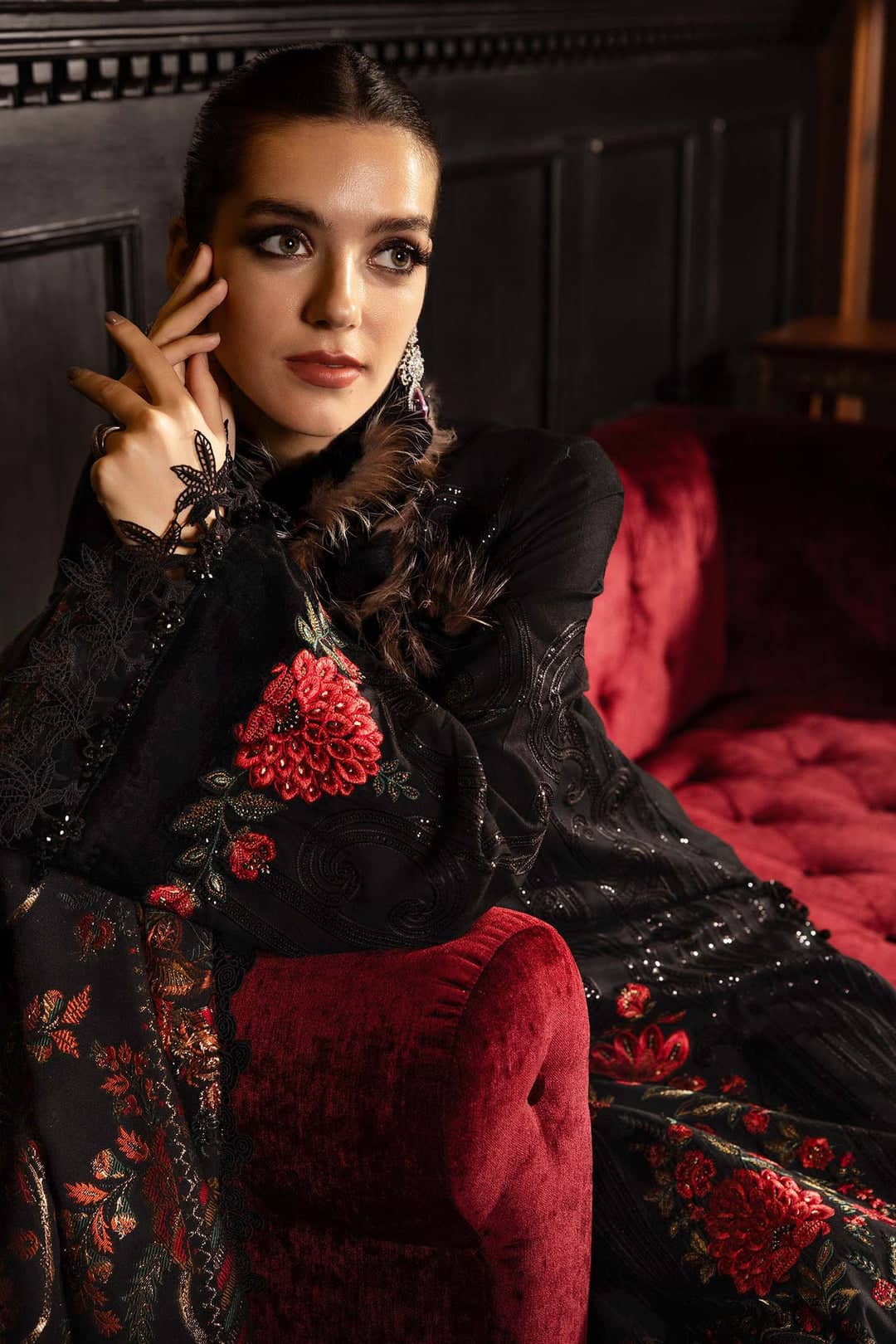 MARIA.B Winter Pakistani Suits Restocked/Maria B Winter Luxe 25/Embroideried Linen Suit/Wool Shawl/09/Black & Red
