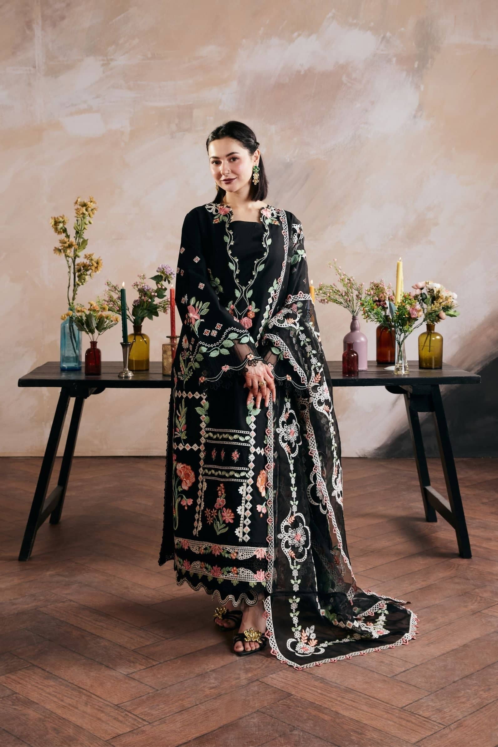 img_maryam_hussain_lawn_awwal_boutique