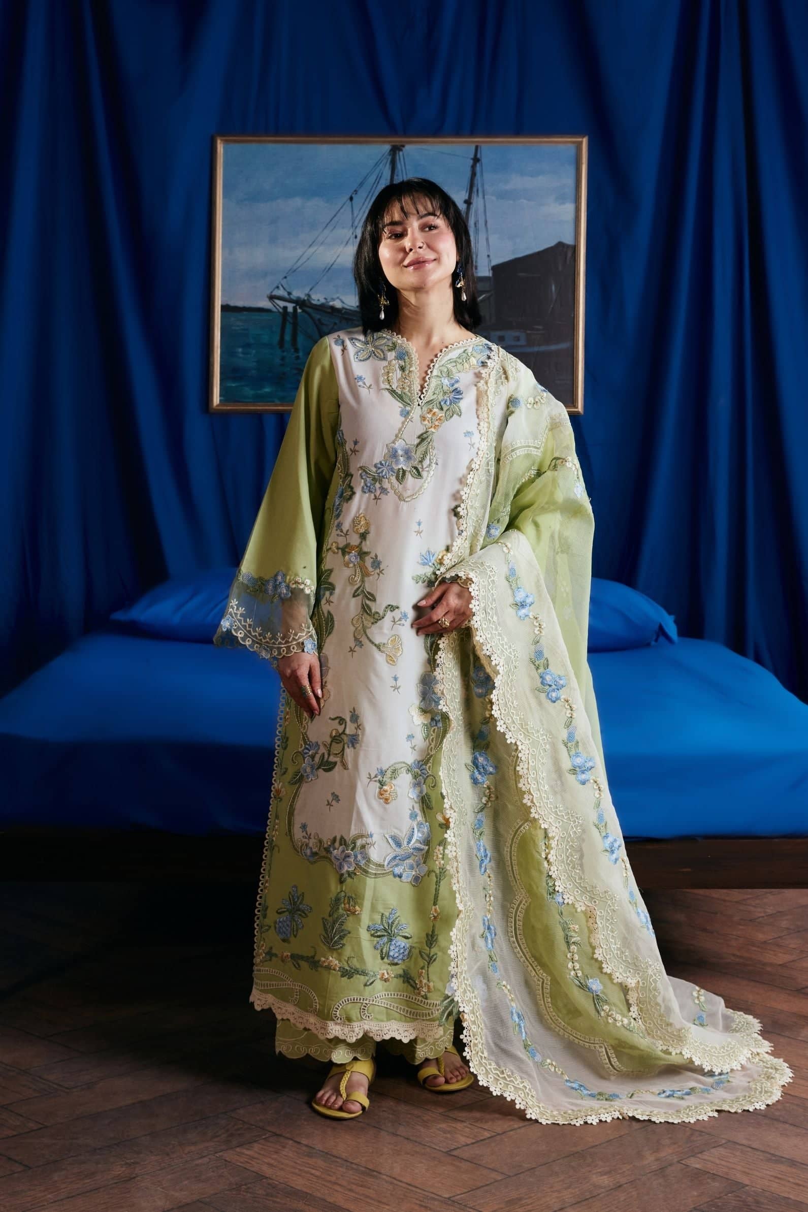 img_maryam_hussain_lawn_awwal_boutique