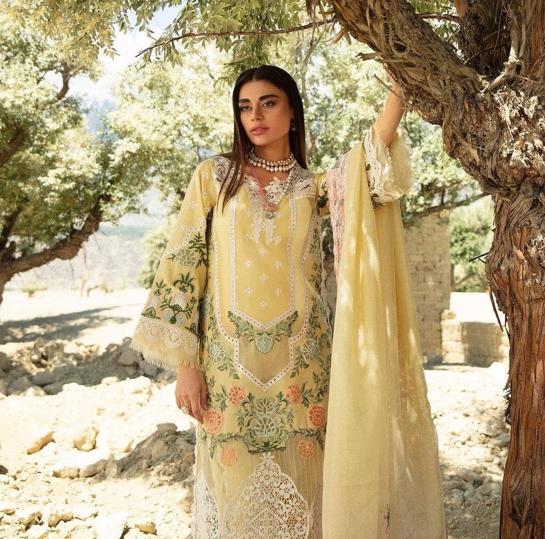 img_maryam_hussain_lawn_awwal_boutique