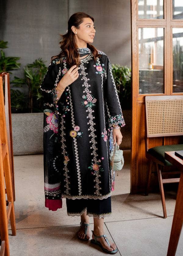 img_sadaf_fawad_khan_siraa_lawn_awwal_boutique