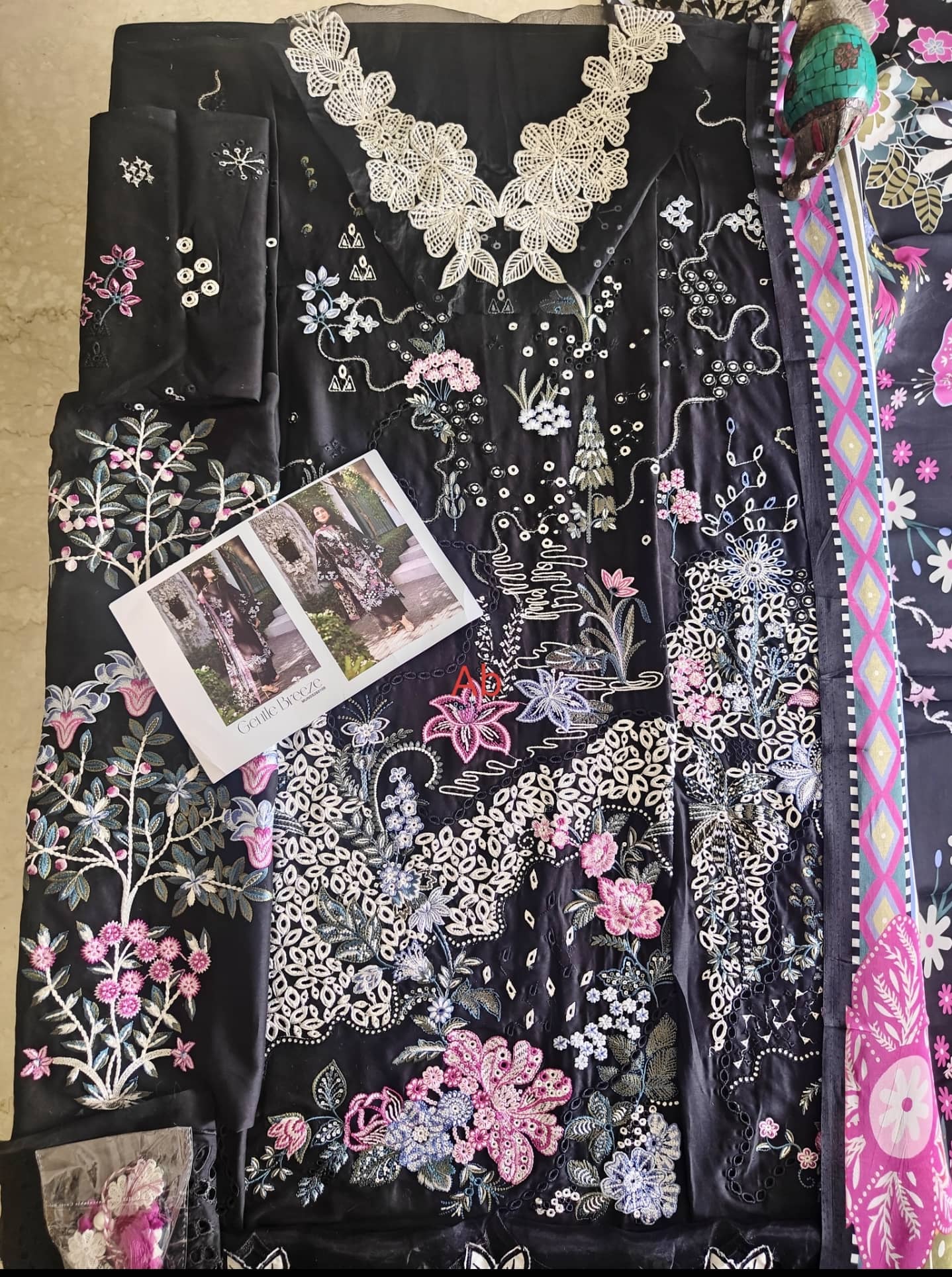 Open Pic/Mushq Amoi Lawn/Gentle Breeze/Black