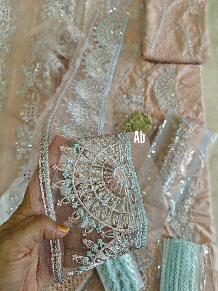 img_mushq_astoria_open_pic_awwal_boutique