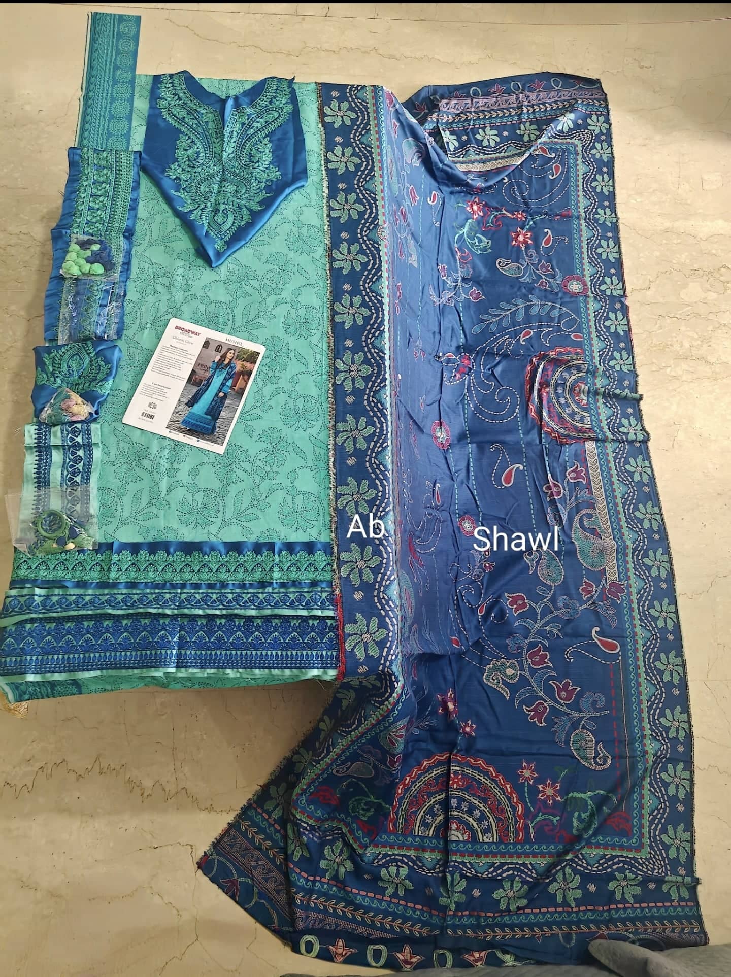 Mushq Broadway open pics Open Pic/Mushq Broadway 25/Chianti Glow/Aqua