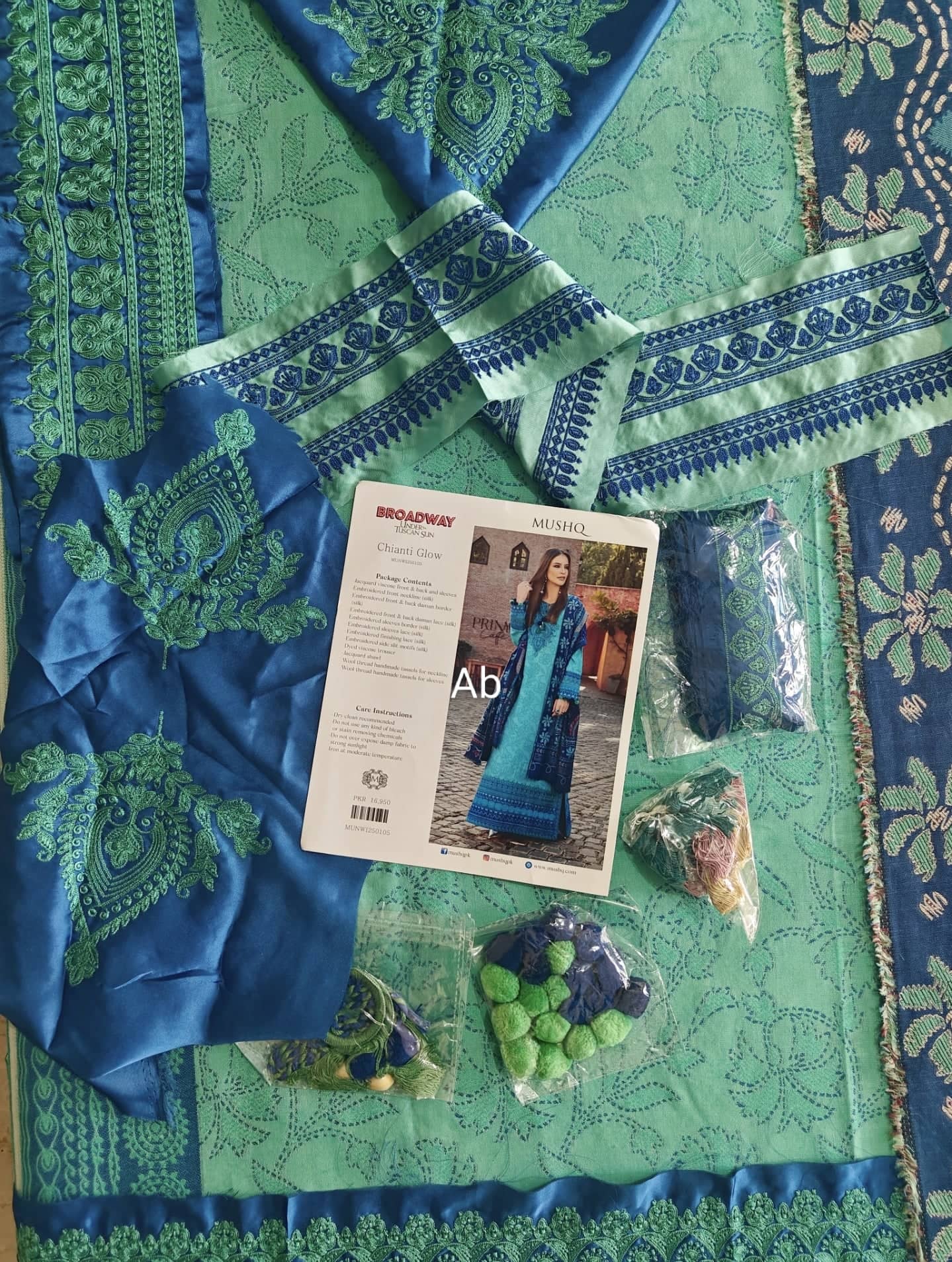 Mushq Broadway open pics Open Pic/Mushq Broadway 25/Chianti Glow/Aqua