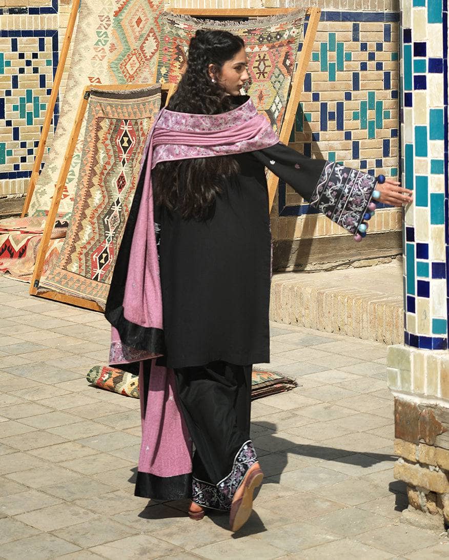 Mushq Bukhara/Bazaar Trail/Black