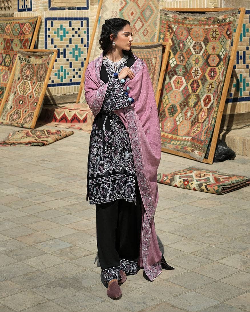 Mushq Bukhara/Bazaar Trail/Black